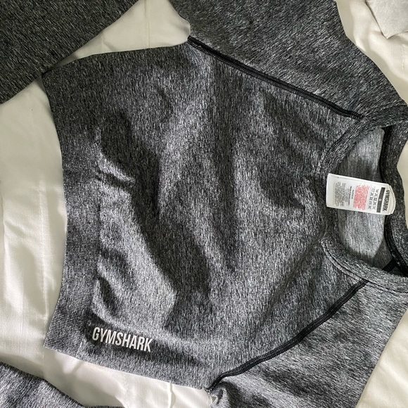 long sleeve gymshark top - Picture 1 of 3